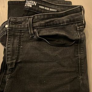 Black high rise skinny